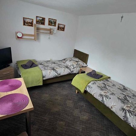 Akacja Pokoje Z Lazienkami Appartement Ustka Buitenkant foto